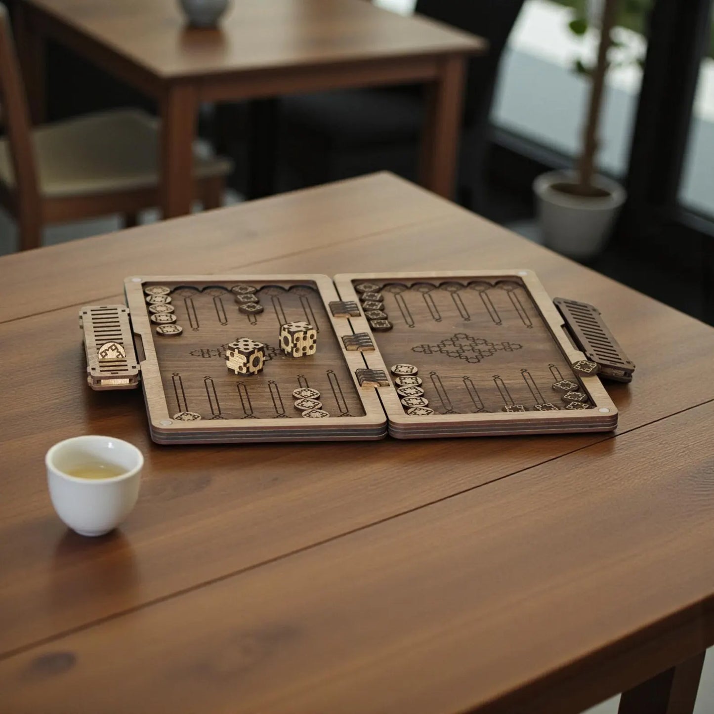 Портативні деревʼяні нарди